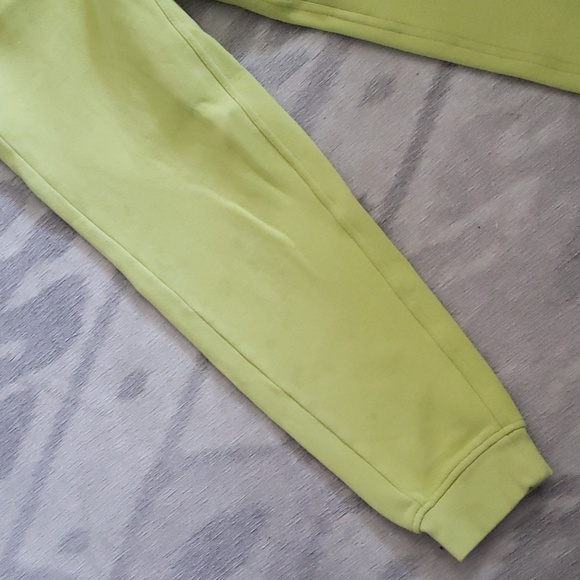 Lululemon line green scuba johgers size 4 - Picture 3 of 11